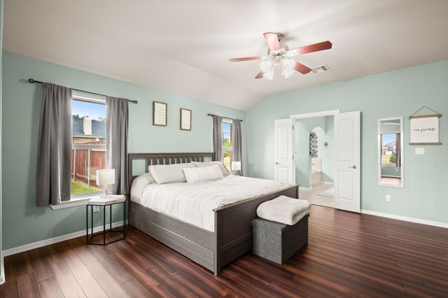 201 N Rawhide TRL, Liberty Hill, TX 78642