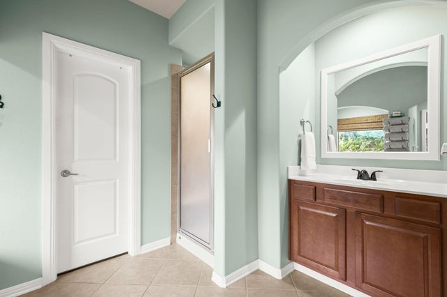 201 N Rawhide TRL, Liberty Hill, TX 78642