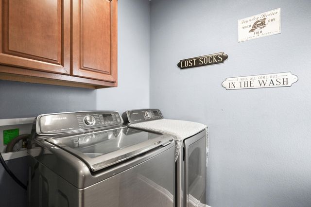 201 N Rawhide TRL, Liberty Hill, TX 78642