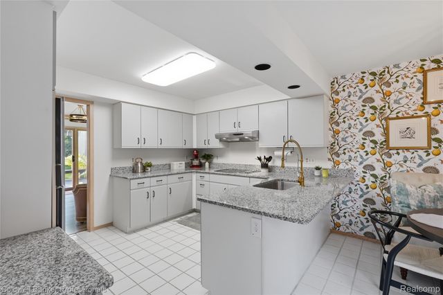 28625 Auburn Court, Farmington Hills, MI 48331