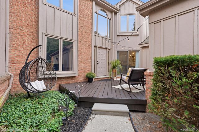 28625 Auburn Court, Farmington Hills, MI 48331