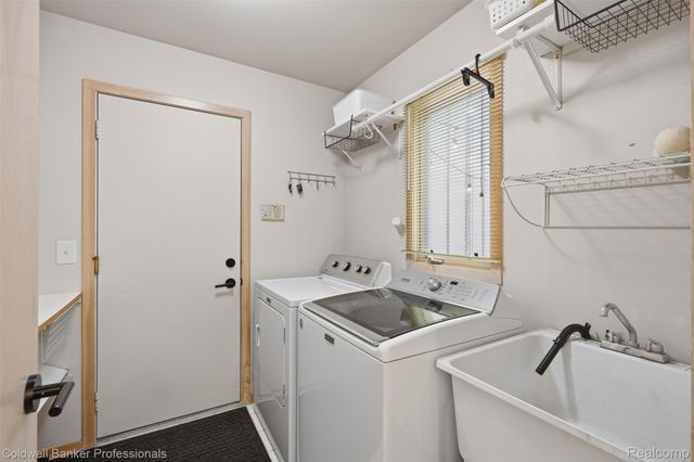 28625 Auburn Court, Farmington Hills, MI 48331