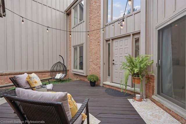 28625 Auburn Court, Farmington Hills, MI 48331
