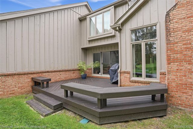 28625 Auburn Court, Farmington Hills, MI 48331