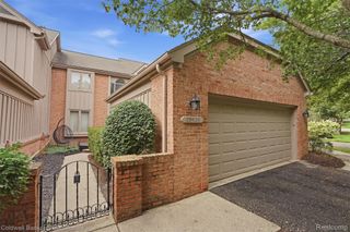 28625 Auburn Court, Farmington Hills, MI 48331