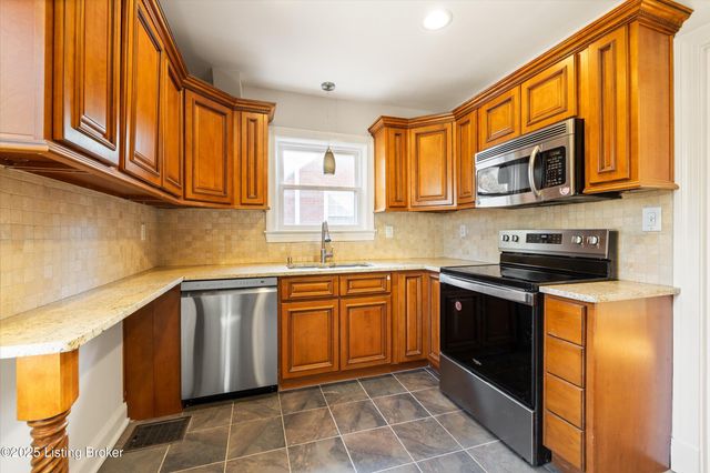 443 Bauer Ave, Louisville, KY 40207