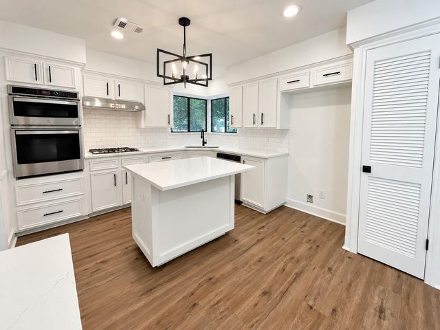 10715 E Timberwagon Circle, Spring, TX 77380