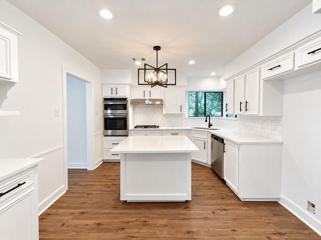 10715 E Timberwagon Circle, Spring, TX 77380