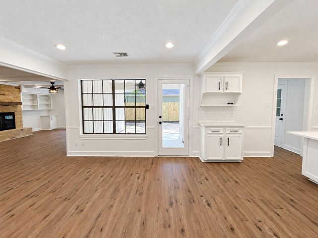 10715 E Timberwagon Circle, Spring, TX 77380
