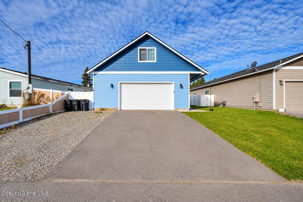 32475 N 10th AVE, Spirit Lake, ID 83869 photo 2