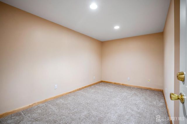 11 Windsong Circle, East Brunswick, NJ 08816