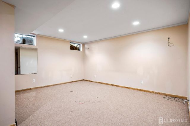 11 Windsong Circle, East Brunswick, NJ 08816