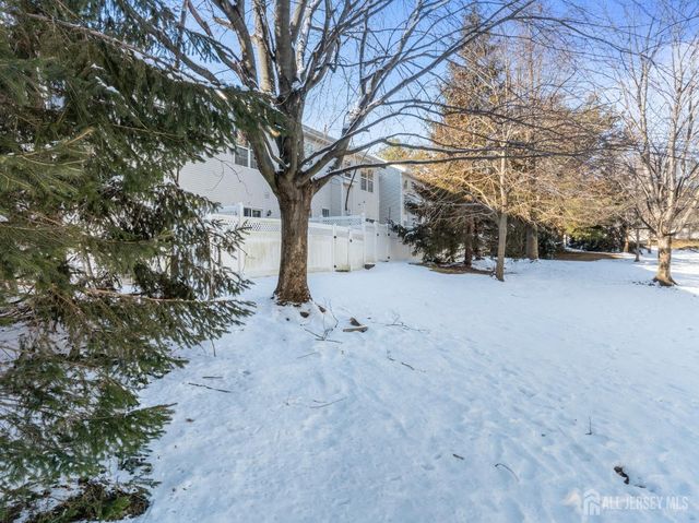 11 Windsong Circle, East Brunswick, NJ 08816