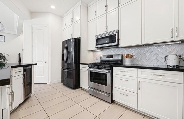 1531 Woodbend Park W, Houston, TX 77055