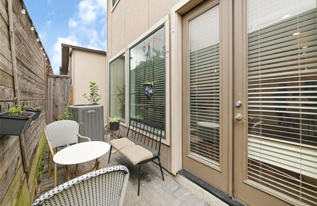 1531 Woodbend Park W, Houston, TX 77055