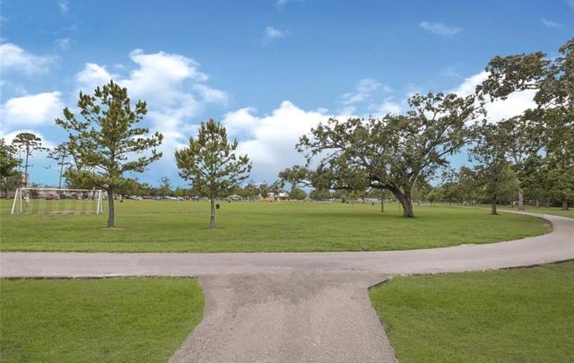 1531 Woodbend Park W, Houston, TX 77055