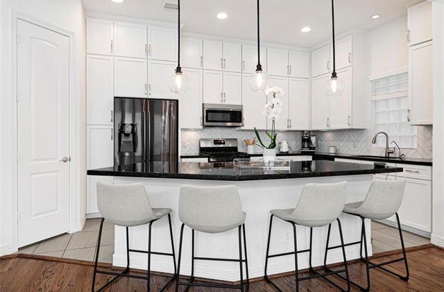 1531 Woodbend Park W, Houston, TX 77055