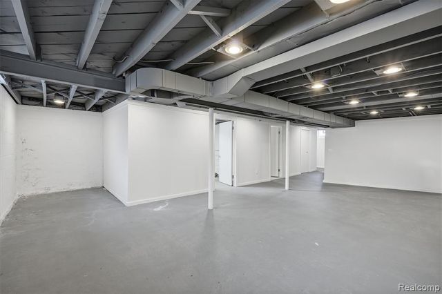 14000 Lincoln Street, Oak Park, MI 48237