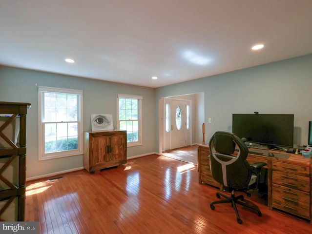 18500 GINGERBREAD LN, Gaithersburg, MD 20877