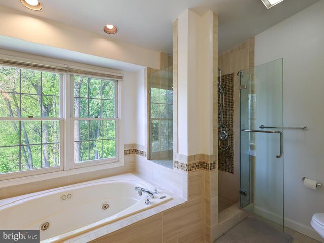 18500 GINGERBREAD LN, Gaithersburg, MD 20877