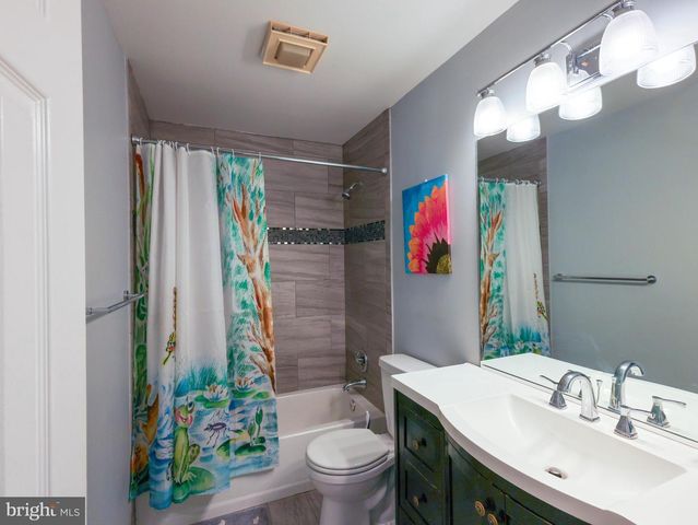 18500 GINGERBREAD LN, Gaithersburg, MD 20877
