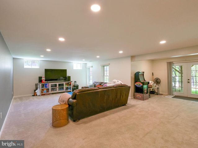 18500 GINGERBREAD LN, Gaithersburg, MD 20877