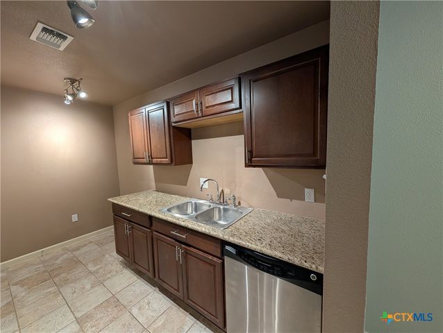 551 Terminal Loop Road D5, Mcqueeney, TX 78123