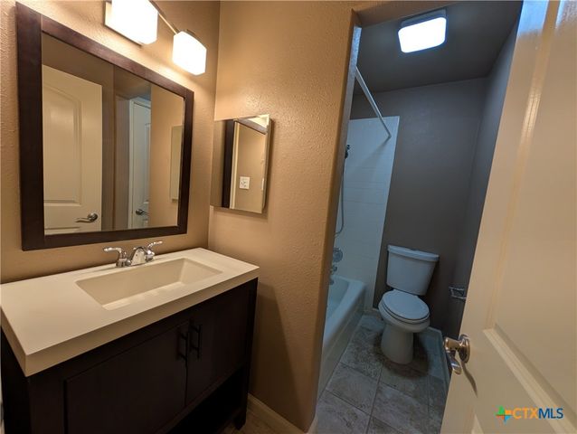 551 Terminal Loop Road D5, Mcqueeney, TX 78123