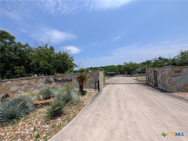551 Terminal Loop Road D5, Mcqueeney, TX 78123