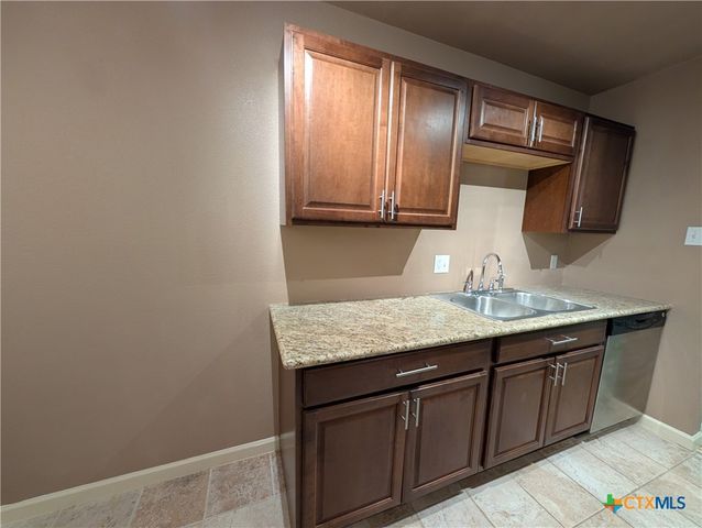 551 Terminal Loop Road D5, Mcqueeney, TX 78123