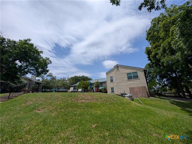 551 Terminal Loop Road D5, Mcqueeney, TX 78123