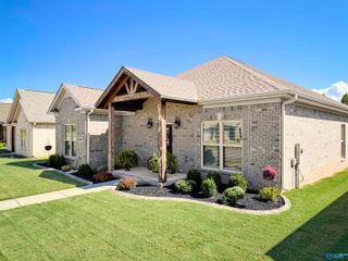 1008 Ashenbury Park SW, Decatur, AL 35603