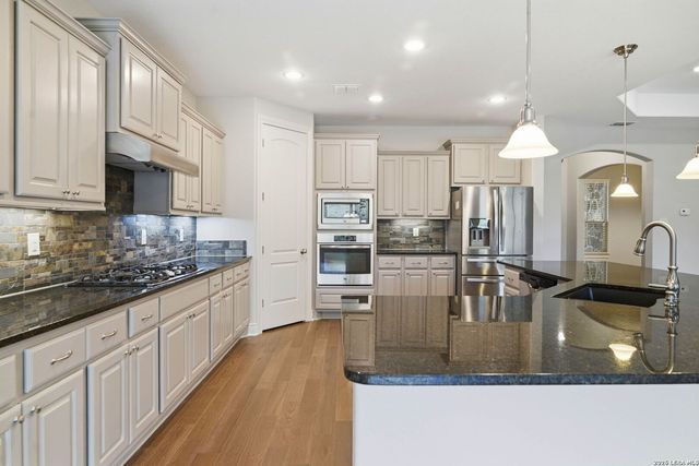 1719 Alpine Cir, San Antonio, TX 78248