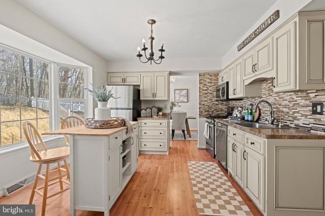 740 SPOTTERS CT, Hampstead, MD 21074