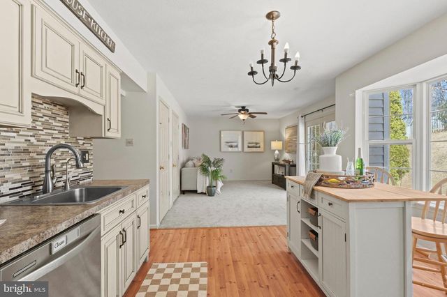 740 SPOTTERS CT, Hampstead, MD 21074