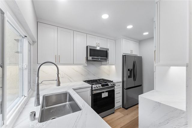 44 Elksford Avenue 3, Irvine, CA 92604