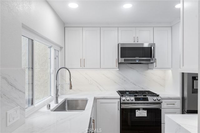 44 Elksford Avenue 3, Irvine, CA 92604
