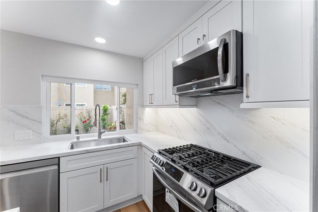 44 Elksford Avenue 3, Irvine, CA 92604