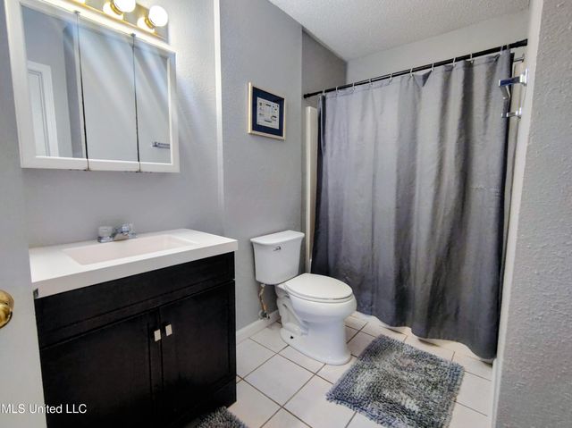 5080 Gautier Vancleave Road, E7, Gautier, MS 39553