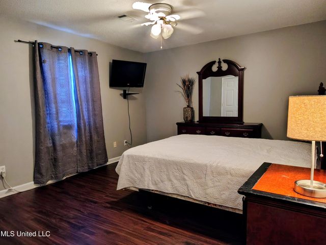 5080 Gautier Vancleave Road, E7, Gautier, MS 39553