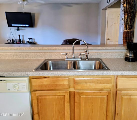 5080 Gautier Vancleave Road, E7, Gautier, MS 39553