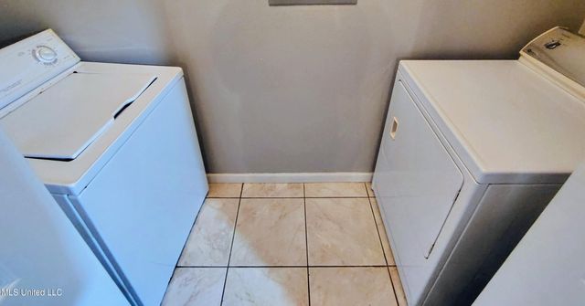 5080 Gautier Vancleave Road, E7, Gautier, MS 39553