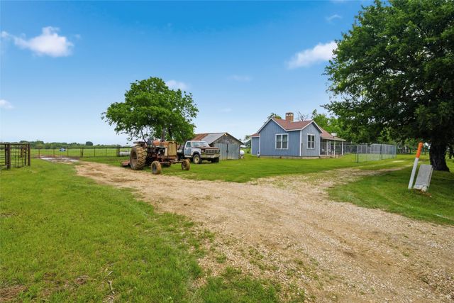 321 Hcr 2122 E, Whitney, TX 76692