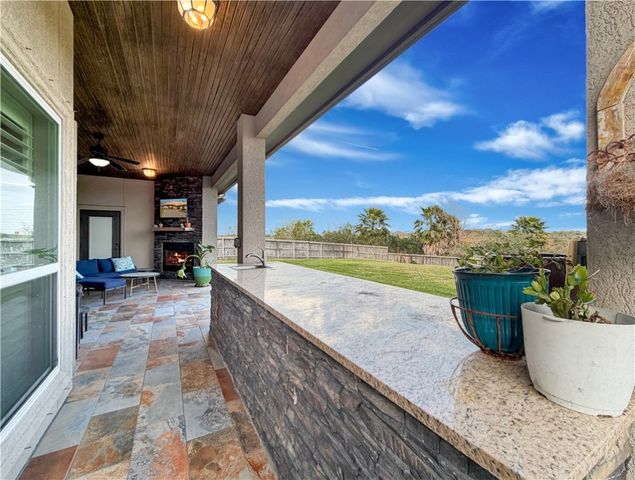 5410 Legends Dr, Corpus Christi, TX 78414