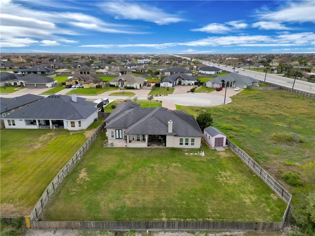 5410 Legends Dr, Corpus Christi, TX 78414