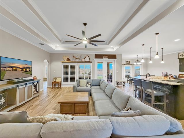 5410 Legends Dr, Corpus Christi, TX 78414