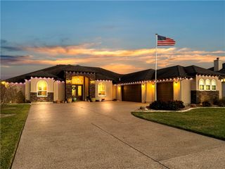 5410 Legends Dr, Corpus Christi, TX 78414