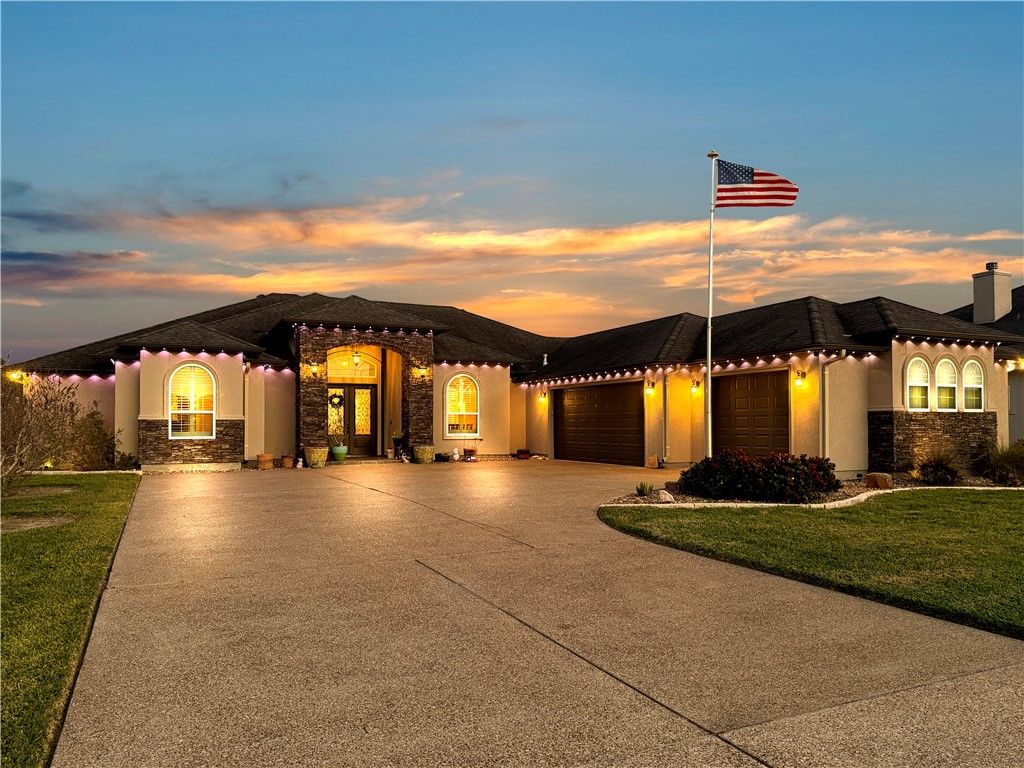 5410 Legends Dr, Corpus Christi, TX 78414