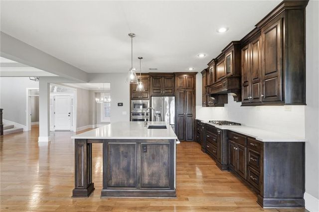 11609 W 158th Street, Overland Park, KS 66221