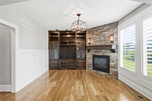 11609 W 158th Street, Overland Park, KS 66221